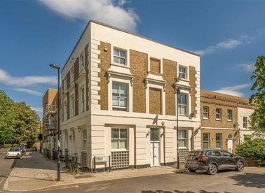 Properties for sale in Clifton Rise - SE14 6JW view1