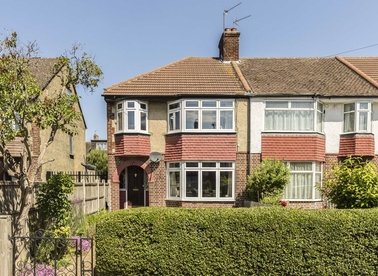 Properties for sale in Cloister Road - W3 0DF view1