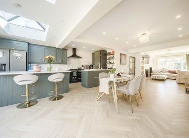 Properties for sale in Cloister Road - W3 0DE view1