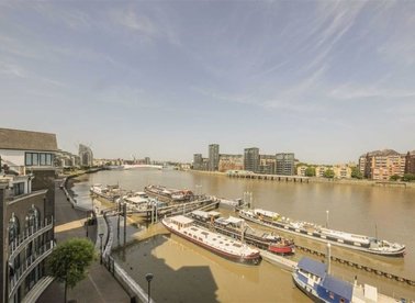 Properties for sale in Clove Hitch Quay - SW11 3TN view1