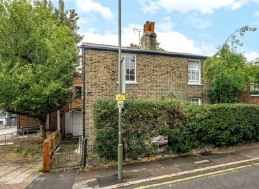 Properties for sale in College Terrace - N3 1DT view1