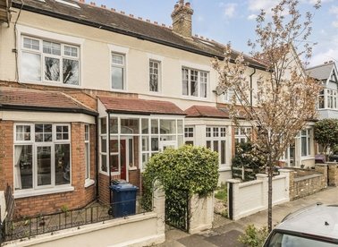 Properties for sale in Convent Gardens - W5 4UT view1