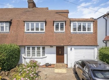 Properties for sale in Copthorne Avenue - SW12 0JZ view1