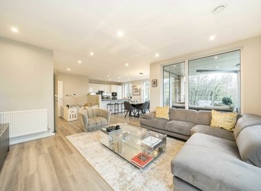 Properties for sale in Cornforth Lane - NW7 1SU view1