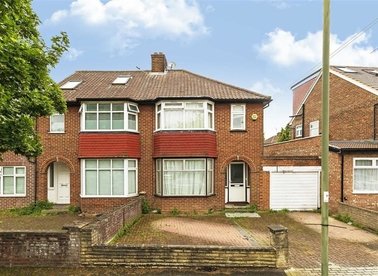Properties for sale in Cotswold Gardens - NW2 1QT view1