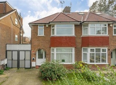 Properties for sale in Cotswold Gardens - NW2 1PL view1