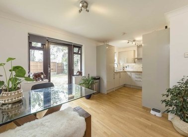Properties for sale in Cotton Avenue - W3 6YE view1