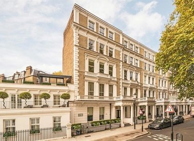Properties for sale in Courtfield Gardens - SW5 0PD view1