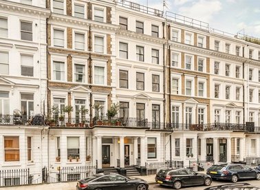Properties for sale in Courtfield Gardens - SW5 0NF view1