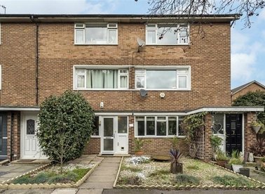 Properties for sale in Courtlands Avenue - SE12 8JB view1