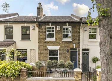 Properties for sale in Couthurst Road - SE3 8TW view1