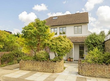 Properties for sale in Cranmer Road - TW12 1DN view1