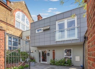 Properties for sale in Craven Gardens - SW19 8LU view1