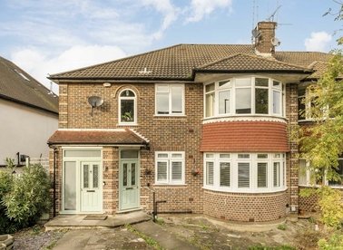Properties sold in Creighton Avenue - N2 9BH view1