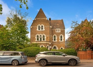 Properties for sale in Crescent Road - N8 8AL view1