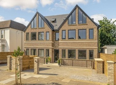 Properties for sale in Creswick Road - W3 9HF view1