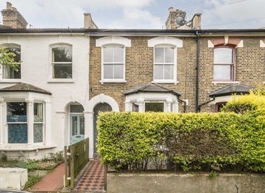 Properties sold in Crewys Road - SE15 2BH view1