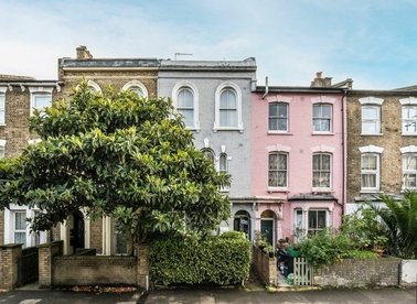 Properties sold in Cricketfield Road - E5 8NS view1