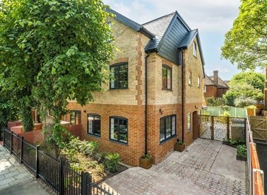 Properties for sale in Cricklade Avenue - SW2 3HH view1