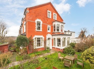 Properties for sale in Cromwell Avenue - N6 5HN view1