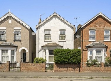 Properties for sale in Cromwell Road - TW13 5AS view1