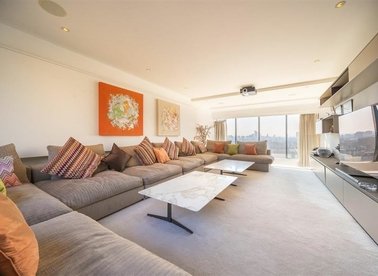 Properties for sale in Cromwell Road - SW7 4XN view1