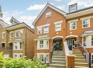 Properties for sale in Cromwell Road - TW11 9EN view1