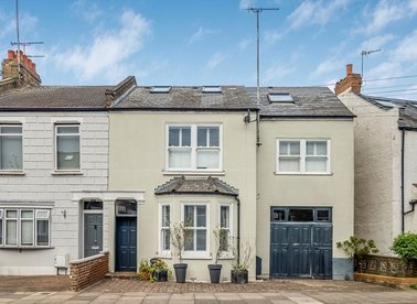 Properties for sale in Crown Road - N10 2HY view1