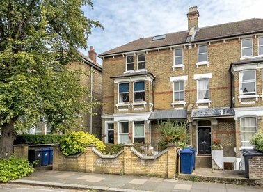 Properties for sale in Cumberland Park - W3 6SY view1