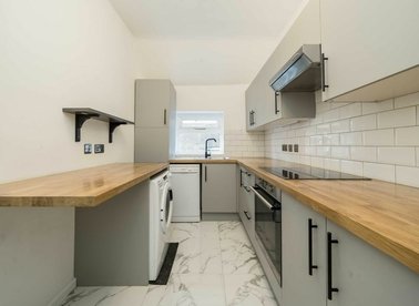 Properties for sale in Cumberland Park - W3 6SY view1