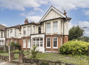 Properties for sale in Cumberland Road - W3 6HA view1