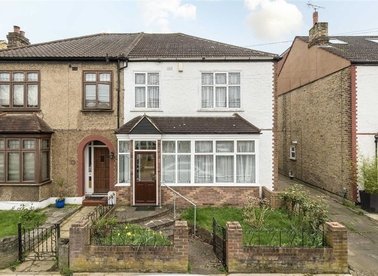 Properties for sale in Dallinger Road - SE12 0TQ view1