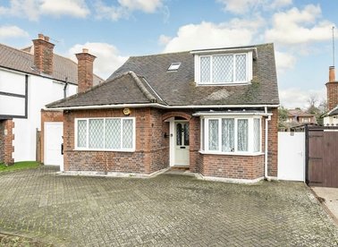 Properties for sale in Darby Crescent - TW16 5LB view1
