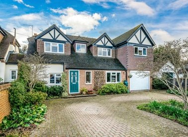 Properties for sale in Darby Gardens - TW16 5JW view1