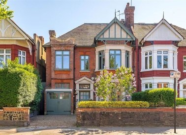 Properties for sale in Dartmouth Road - NW2 4EP view1