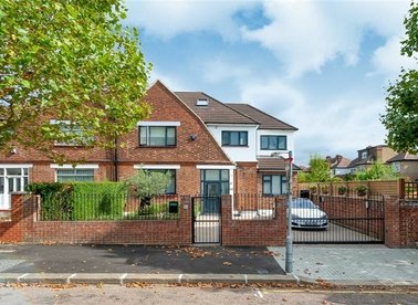 Properties for sale in Dawson Road - NW2 6UA view1