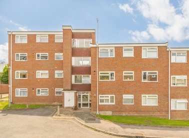 Properties for sale in Deer Park Close - KT2 7TW view1