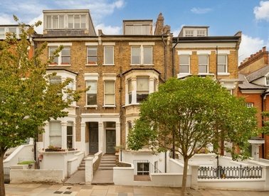 Properties for sale in Denning Road - NW3 1ST view1