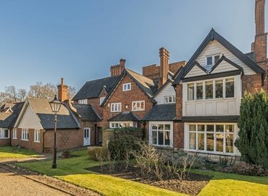 Properties for sale in Devey Close - KT2 7DT view1