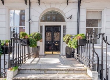 Properties for sale in Devonshire Place - W1G 6JX view1