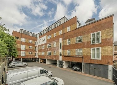 Properties for sale in Dollis Hill Lane - NW2 6HF view1