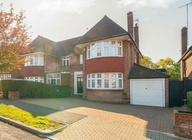 Properties for sale in Dorchester Gardens - NW11 6BN view1