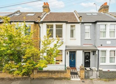 Properties for sale in Dorien Road - SW20 8EL view1