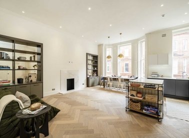 Properties for sale in Draycott Place - SW3 2SB view1