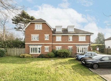 Properties for sale in Dunnell Close - TW16 6PX view1