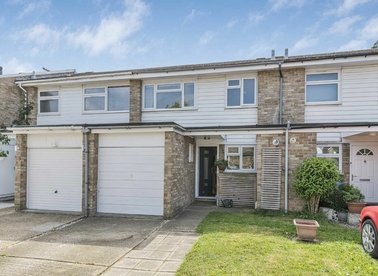 Properties for sale in Earle Gardens - KT2 5TB view1
