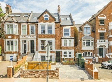 Properties for sale in Earlsfield Road - SW18 3DA view1