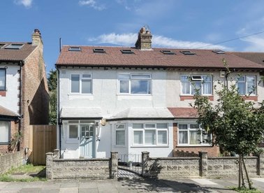 Properties for sale in Eastbourne Avenue - W3 6JN view1