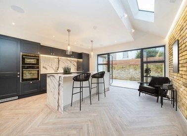 Properties for sale in Eccles Road - SW11 1LX view1