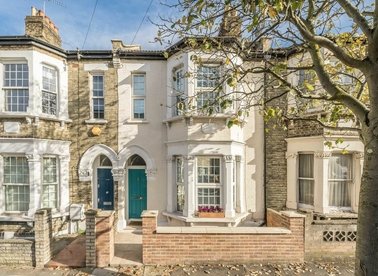 Properties for sale in Eccles Road - SW11 1LY view1